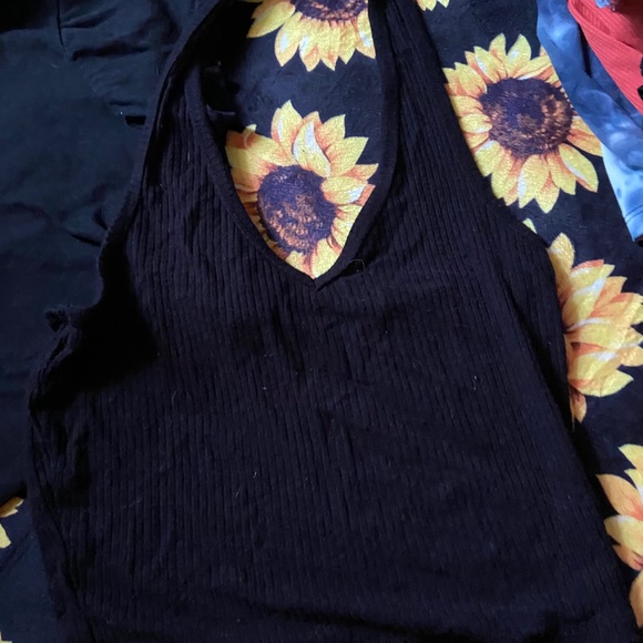 Bunch of small clothes - Picture 10 of 16